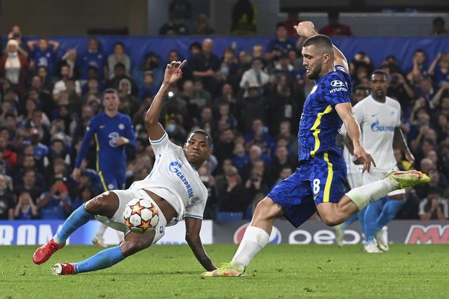 马德里打响榜首大战!数据:皇马或2-1笑傲德比