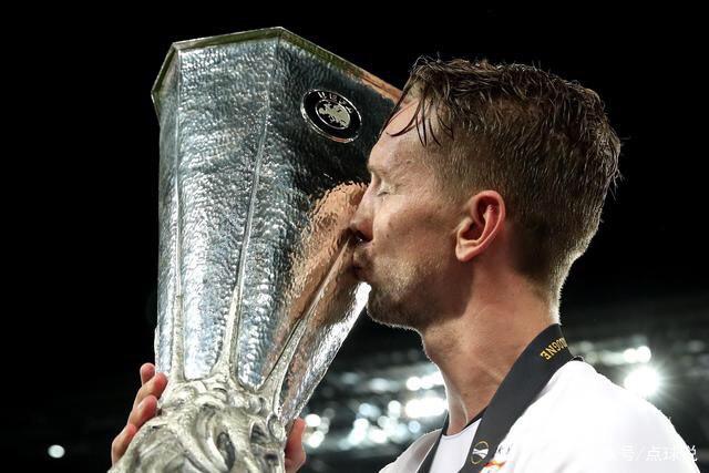 骑士擒公牛开季12连胜 文班34+12马刺大胜国王